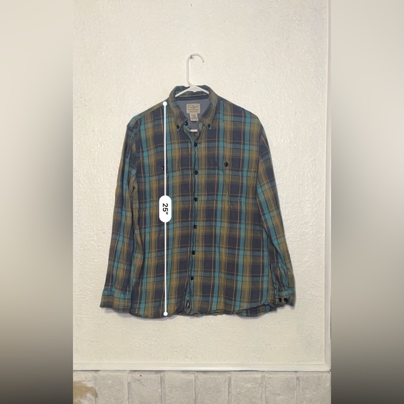 L.L. Bean Casual Button Down Shirt green and Yellow size medium - Picture 8 of 8